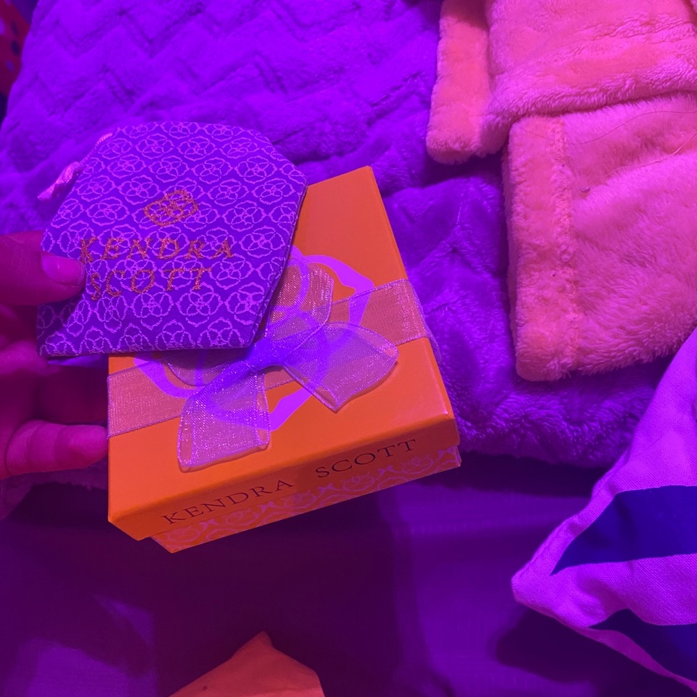 Kendra Scott Necklace